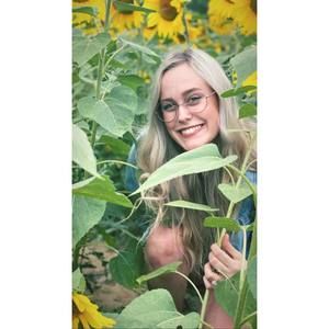 Meet your Posher, Stefanie
